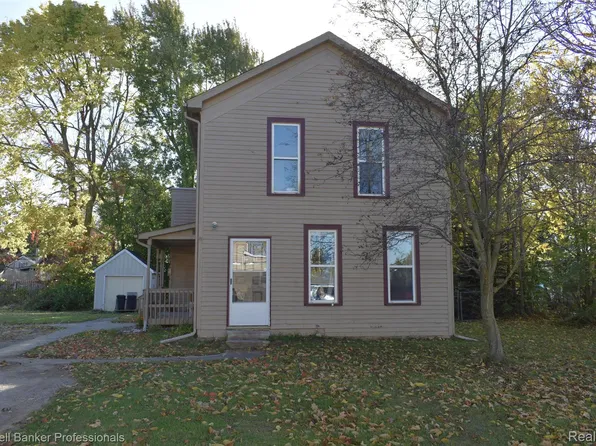 4729 1st St, Columbiaville, MI 48421