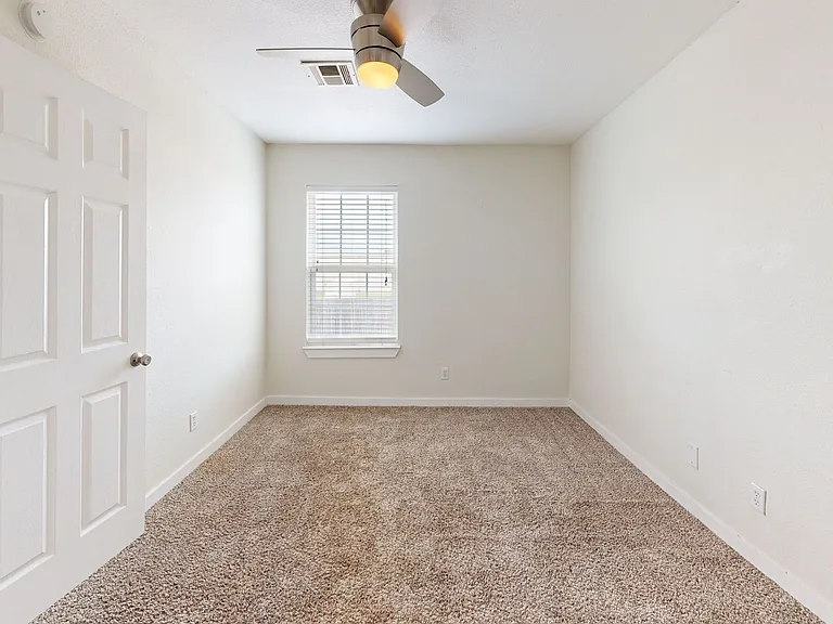 Bennett Ridge Apartments — Photo 32
