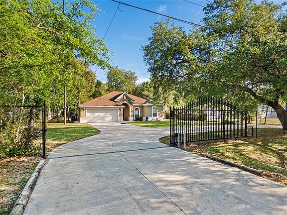 2nd image of 8721 N Meadowview Cir