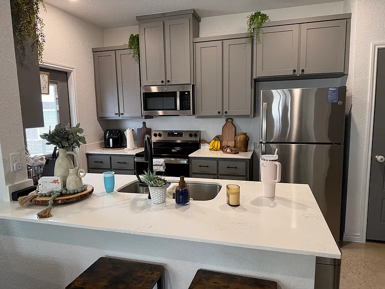 2322 Ocean Ave — Photo 4