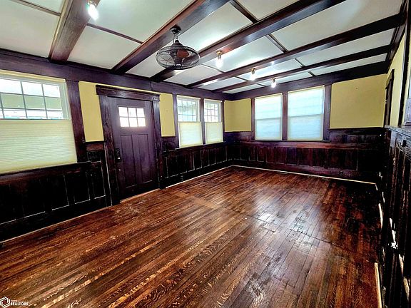 4th image of 1038 S Starr Ave