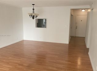 1001 NE 14th Ave APT 201, Hallandale, FL 33009
