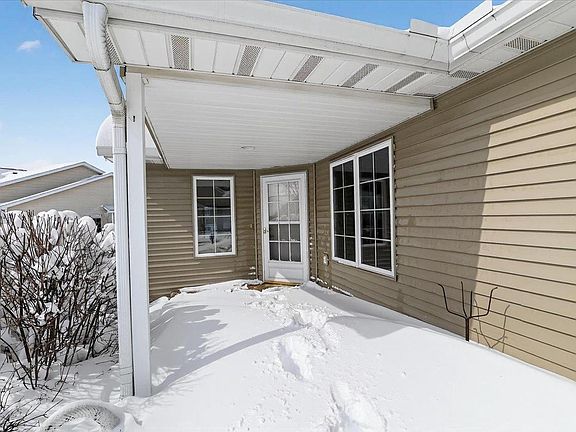 3rd image of 608 Springbrook Circle