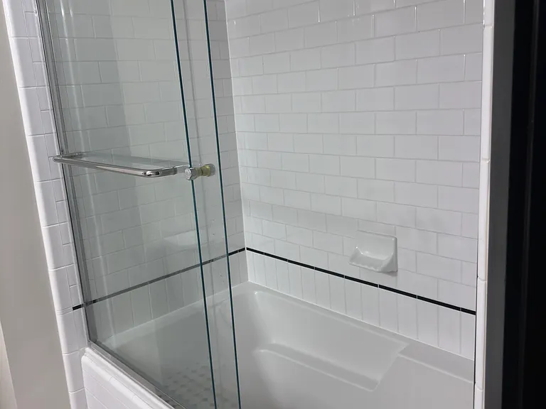 1138 Glenville Dr — Photo 18