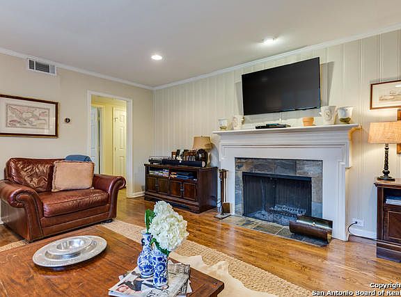 3rd image of 628 Morningside Dr
