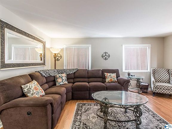 5th image of 10115 Nadina Dr SE