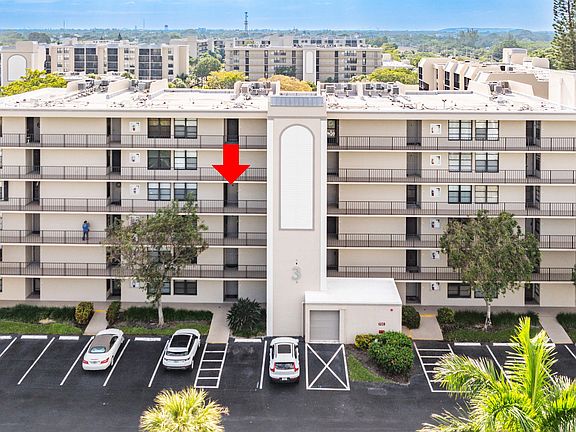 3rd image of 3 Royal Palm Way