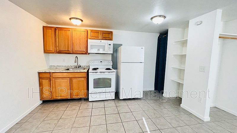 1st image of 4335 Fallon Dr #13
