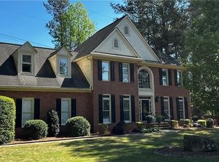 335 Trowbridge Ln, Lawrenceville, GA 30043