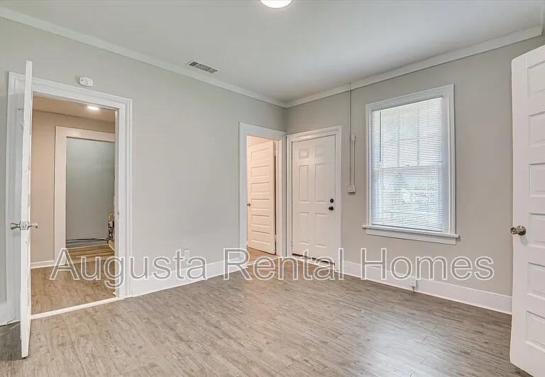 106 Ellis St — Photo 16