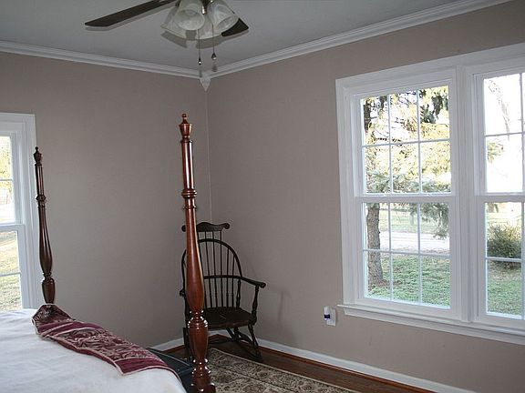 4th image of 98 Broad Oak Ln