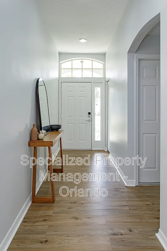 4 bed, 2.0 bath, 1998 sqft, $2,699 — Photo 2