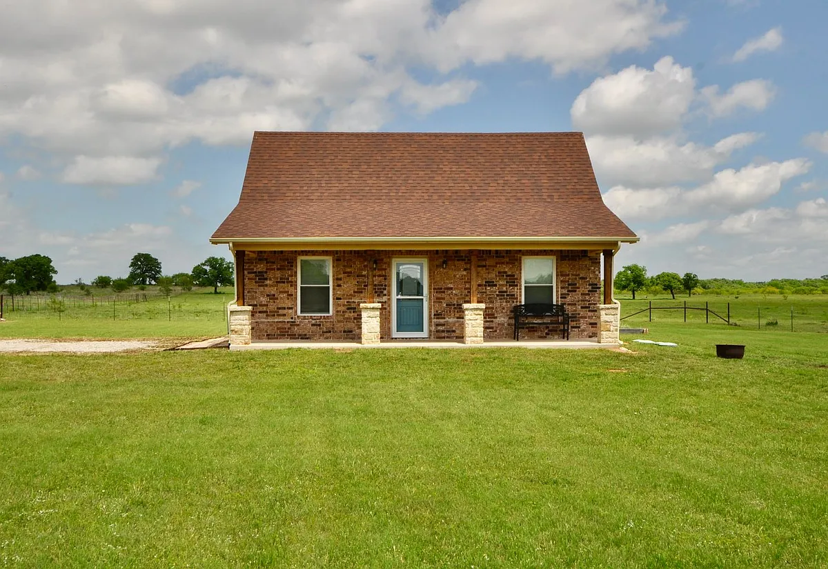 Building Photo - 2601 Fairview Rd