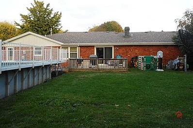 3rd image of 16 S Fairway Dr
