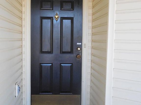 3rd image of 200 Glenridge Way