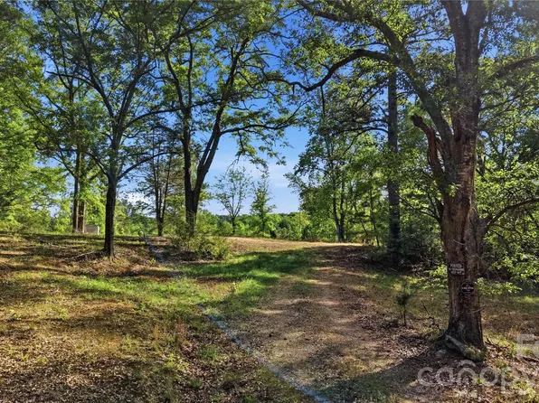 2211 Bottom Line Dr, Chester, SC 29706