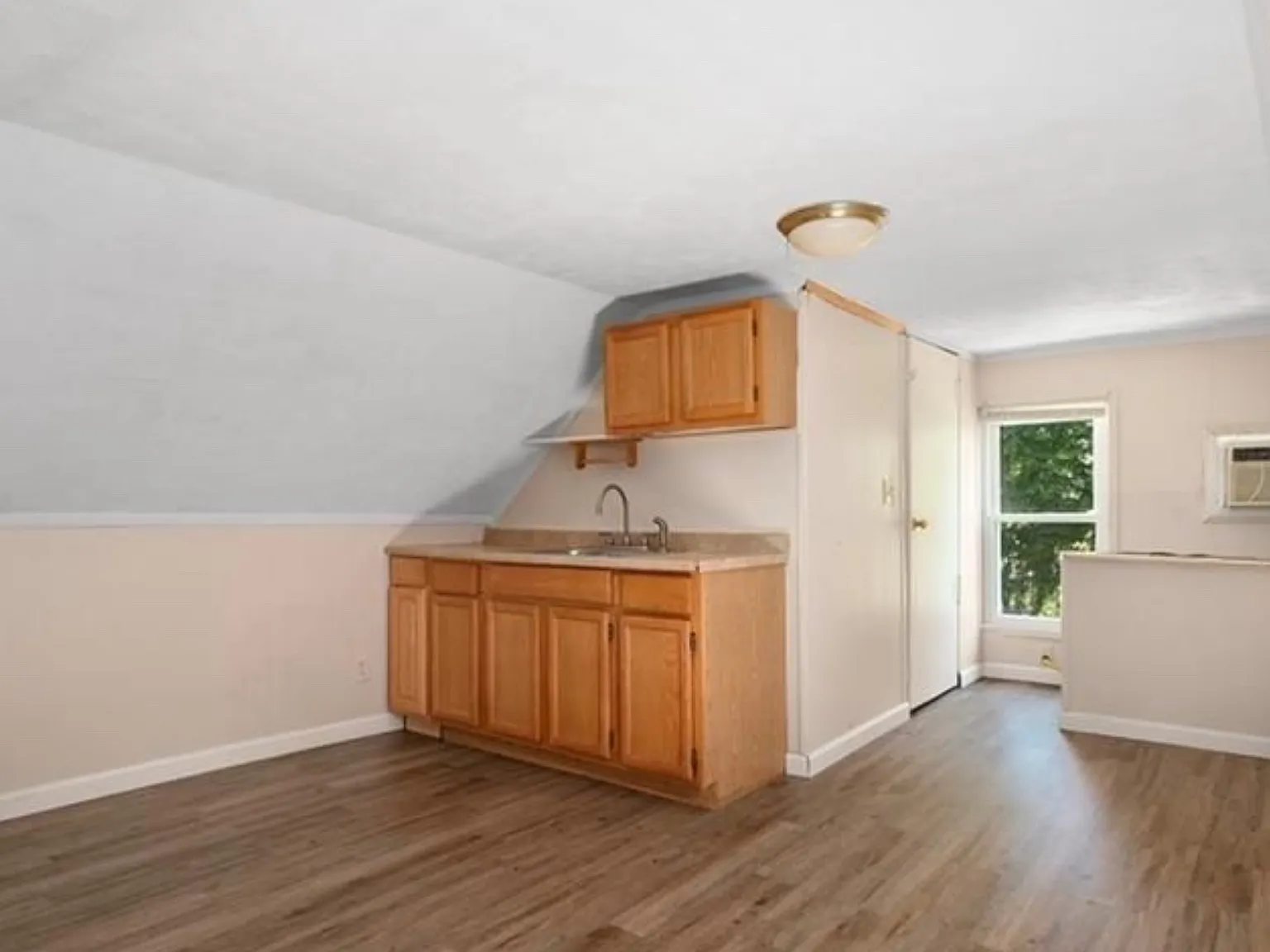 Studio, 750 sqft, $1,500 — Photo 3