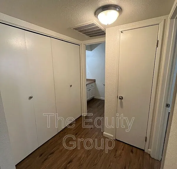 3912 W Meadow Ave — Photo 12