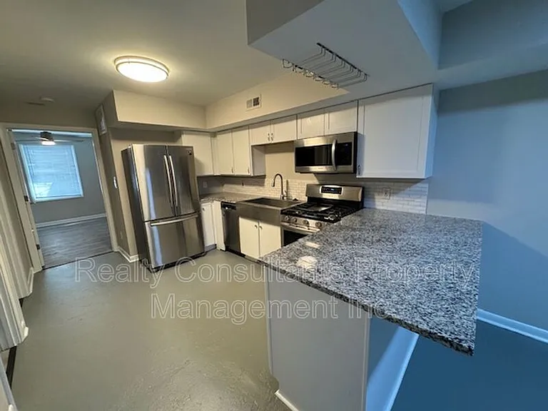 604 E Iredell Ave #7 — Photo 9