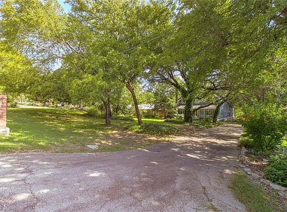 3rd image of 6302 Circo Dr