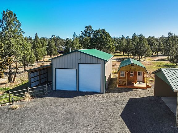 3rd image of 2955 SE Custer Rd