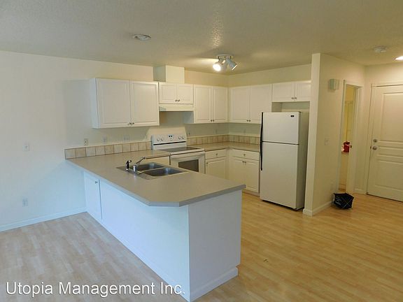 5th image of 715 NE Roberts Ave #10659538