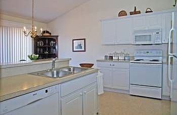 4th image of 1865 N Kenwyck Dr