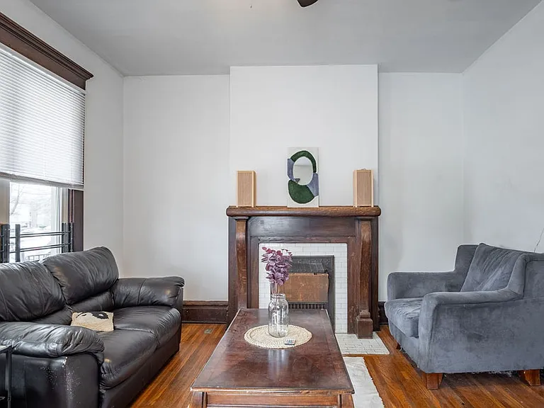 E 13th Ave 240-252 MLR — Photo 5