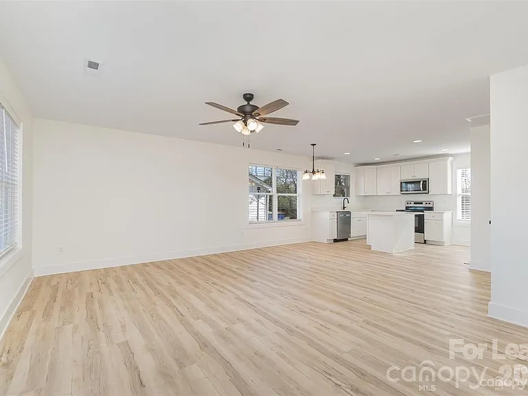 195 Vee Ave SW — Photo 3