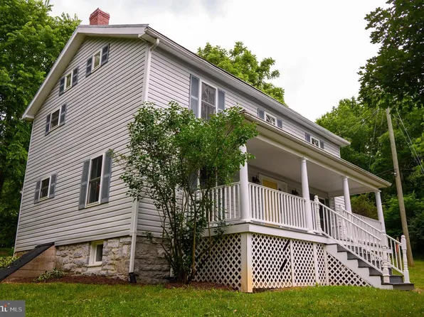 169 E Creek Rd, Toms Brook, VA 22660