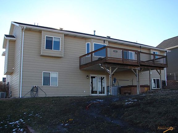 5th image of 1102 Sitka St