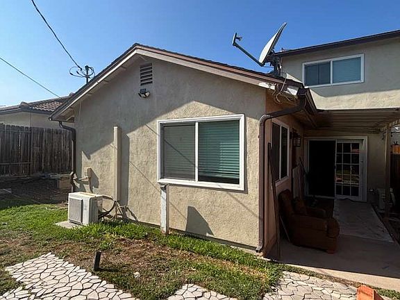 4th image of 2447 Grove Ave #2447