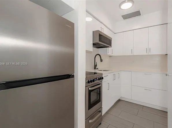 2901 Polk St APT 10, Hollywood, FL 33020