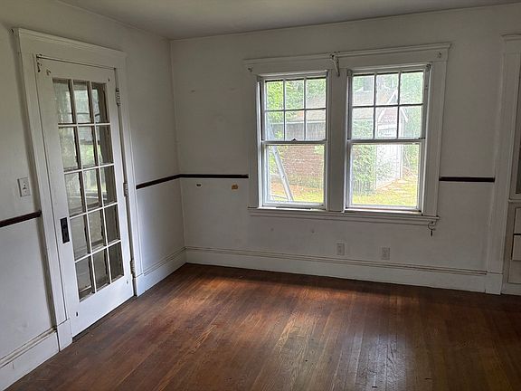 3rd image of 28 Samoset Rd