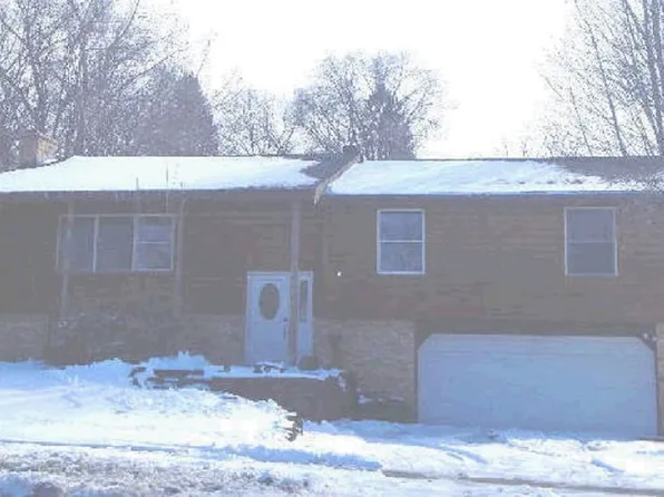 2605 River Hills Dr, Burnsville, MN 55337