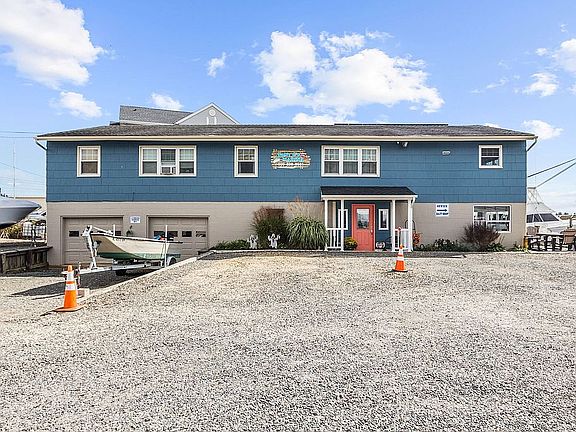 5th image of 481 E Bay Ave