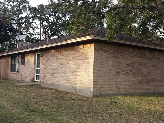 2nd image of 3718 Valley Oaks Dr