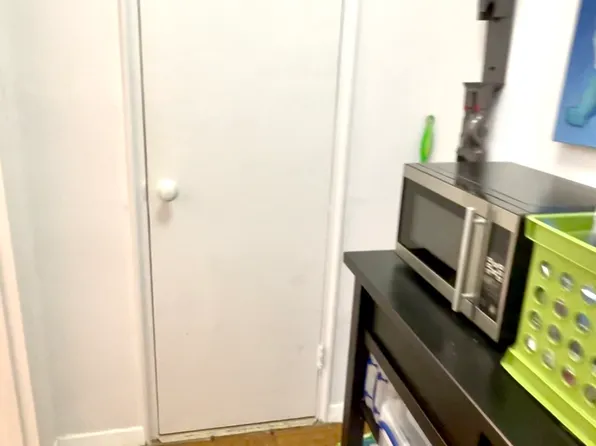 139 East 33rd Street image 6 of 11