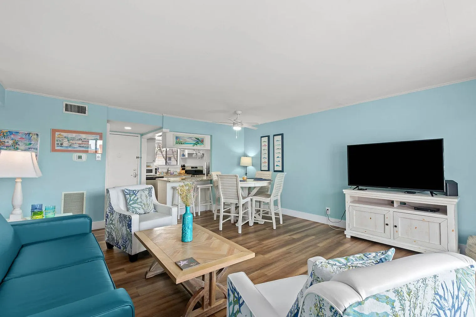 2 bed, 2.0 bath, 947 sqft, $3,548 — Photo 3