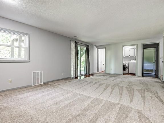 4th image of 1215 Patterson St