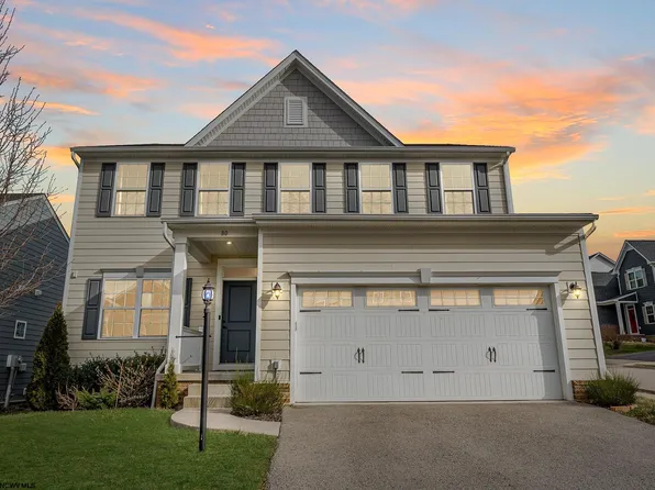 80 Lavista Dr, Morgantown, WV 26508