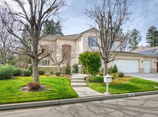 741 E Lawnbrook Dr, Fresno, CA 93720