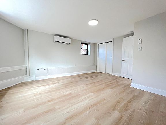 4th image of 18 Fitzhenry Sq #13A