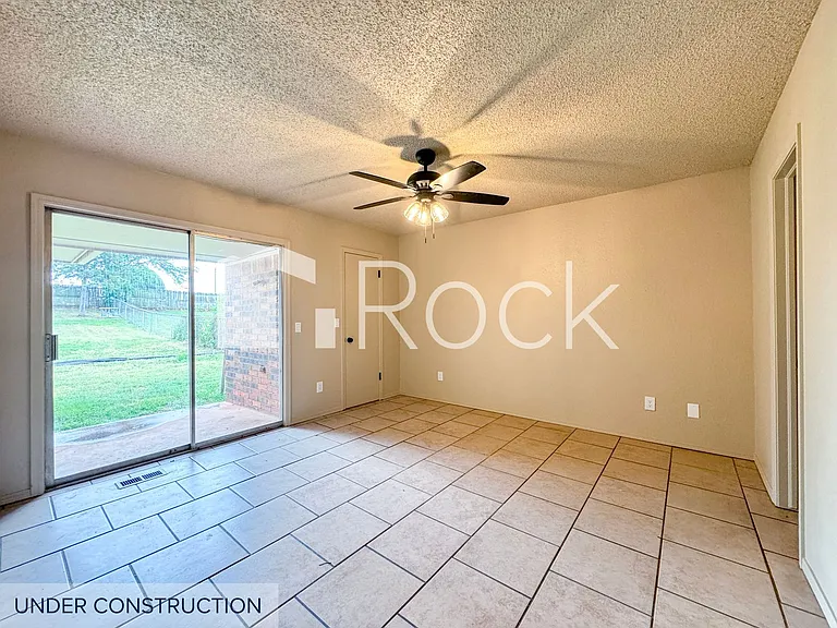 7024 Woodlake Dr — Photo 2