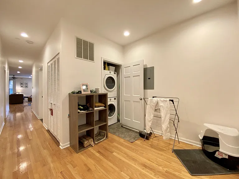 2429 N Albany Ave #2 — Photo 25