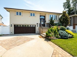 2510 Park Ct, Bellmore, NY 11710