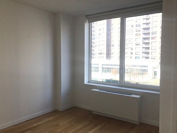 4th image of 795 Columbus Ave APT 5n