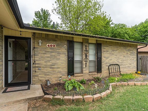 2nd image of 402 Oak Creek Dr