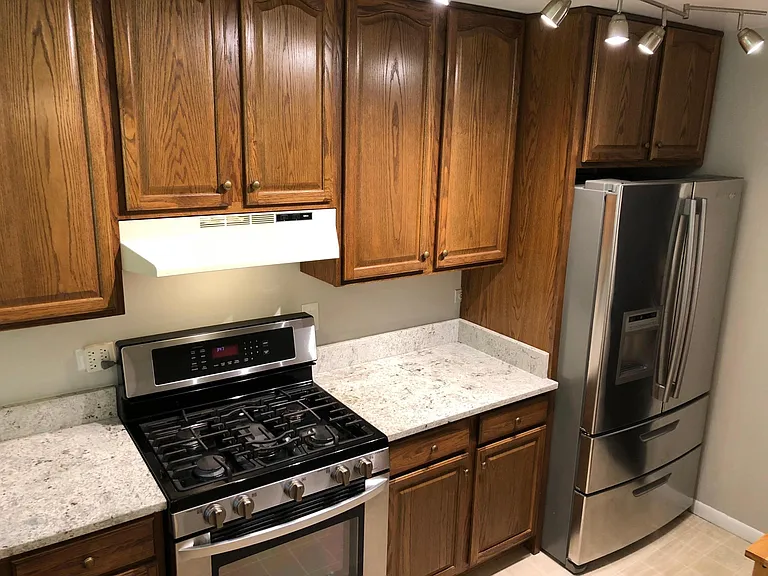 10600 Montrose Ave #102 — Photo 3
