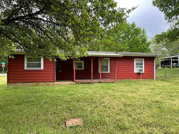 3rd image of 202 Caplin Dr